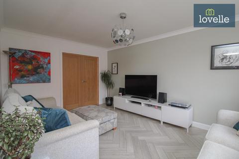16 Allington Drive, Great Coates, Grimsby, DN37 9FF
