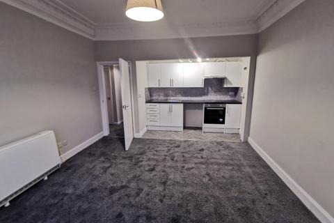 1 bedroom flat to rent, Strathmartine Road, Coldside, Dundee, DD3