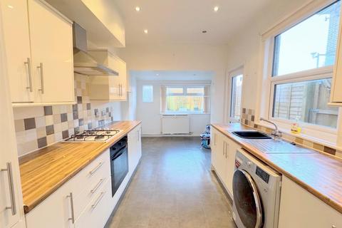 2 bedroom end of terrace house for sale, Whitley Road, Eastbourne