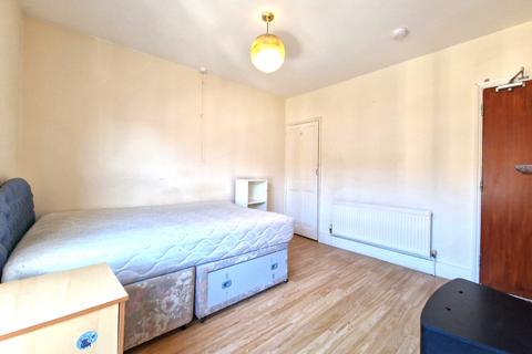 1 bedroom in a house share to rent, Luton, LU1