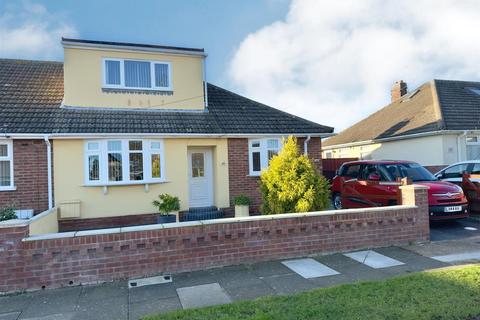 2 bedroom semi-detached bungalow for sale, Highland Way, Oulton Broad, Lowestoft, NR33