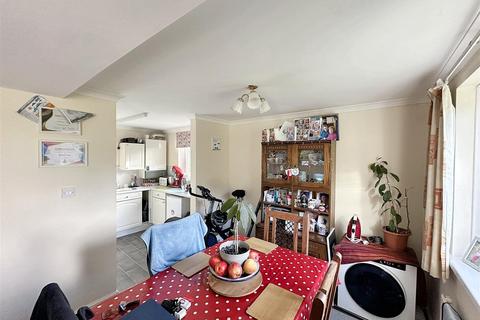 2 bedroom flat for sale, Truro