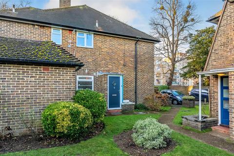 2 bedroom maisonette for sale, Gatton Close, South Sutton