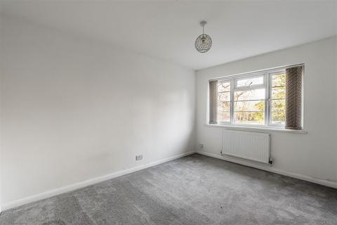 2 bedroom maisonette for sale, Gatton Close, South Sutton