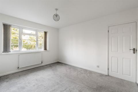 2 bedroom maisonette for sale, Gatton Close, South Sutton