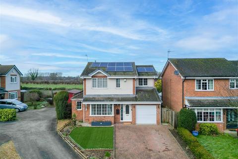 4 bedroom detached house for sale, Herriot Way, Thirsk