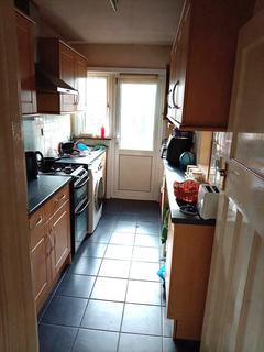 3 bedroom terraced house to rent, Drake Road, Harrow HA2