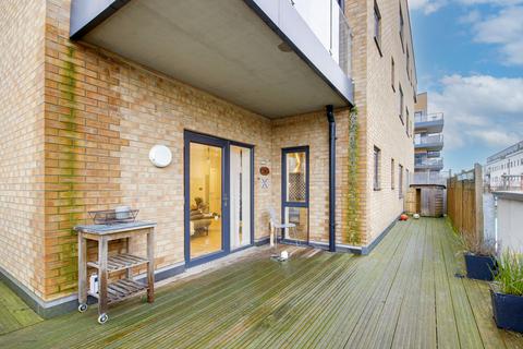 2 bedroom flat for sale, 1 Thornbury Way, London E17