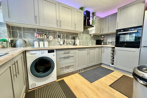1 Dalry Road, Stewarton, Kilmarnock, KA3 3DA