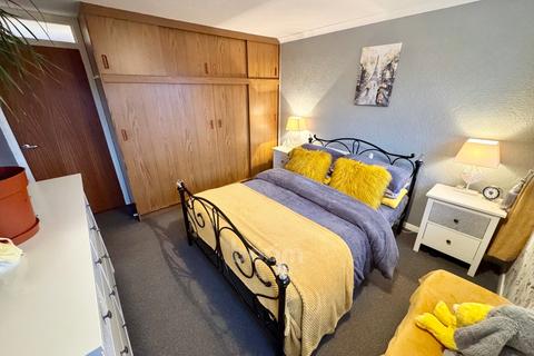 1 Dalry Road, Stewarton, Kilmarnock, KA3 3DA