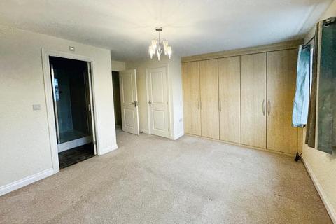 4 bedroom terraced house to rent, Brize Avenue, kingsway, Gloucester, GL2