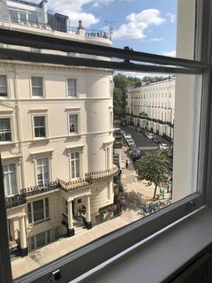 Studio to rent, Gloucester Terrace, London