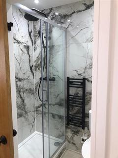 Studio to rent, Gloucester Terrace, London