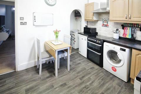 2 bedroom terraced house for sale, Oak Terrace, Leeds LS25