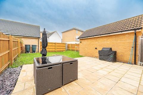 3 bedroom link detached house for sale, Woodlands Park Drive, Dunmow