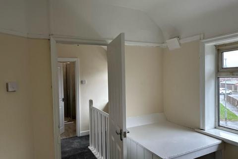 3 bedroom terraced house to rent, Manchester, Manchester M22