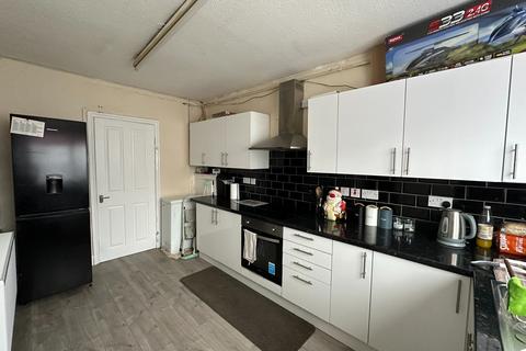 3 bedroom terraced house to rent, Manchester, Manchester M22