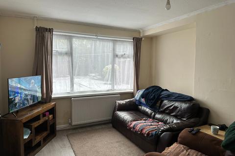 3 bedroom terraced house to rent, Manchester, Manchester M22