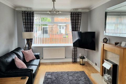 2 bedroom semi-detached house to rent, Nesfield  Road, Leeds LS10