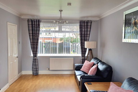 2 bedroom semi-detached house to rent, Nesfield  Road, Leeds LS10