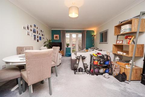 2 bedroom flat for sale, Cooden Ledge, St. Leonards-On-Sea