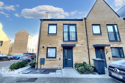 2 bedroom end of terrace house for sale, Bazley Close, SWANSCOMBE