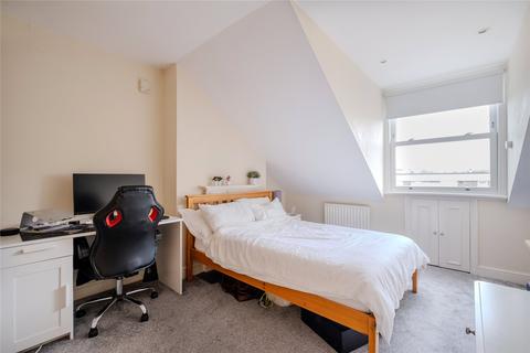 1 bedroom apartment to rent, Huron Road, London SW17