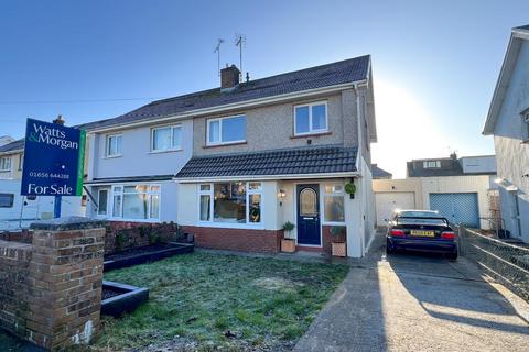 3 bedroom semi-detached house for sale, St. Patricks Drive, Bridgend County Borough, CF31 1RP