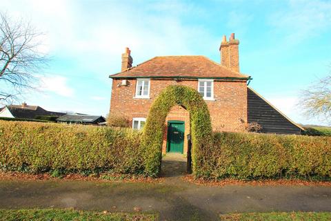 2 bedroom cottage for sale, Dixons Hill Close, Welham Green