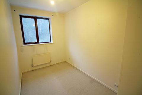 3 bedroom semi-detached house to rent, Hypatia Street, Bolton BL2