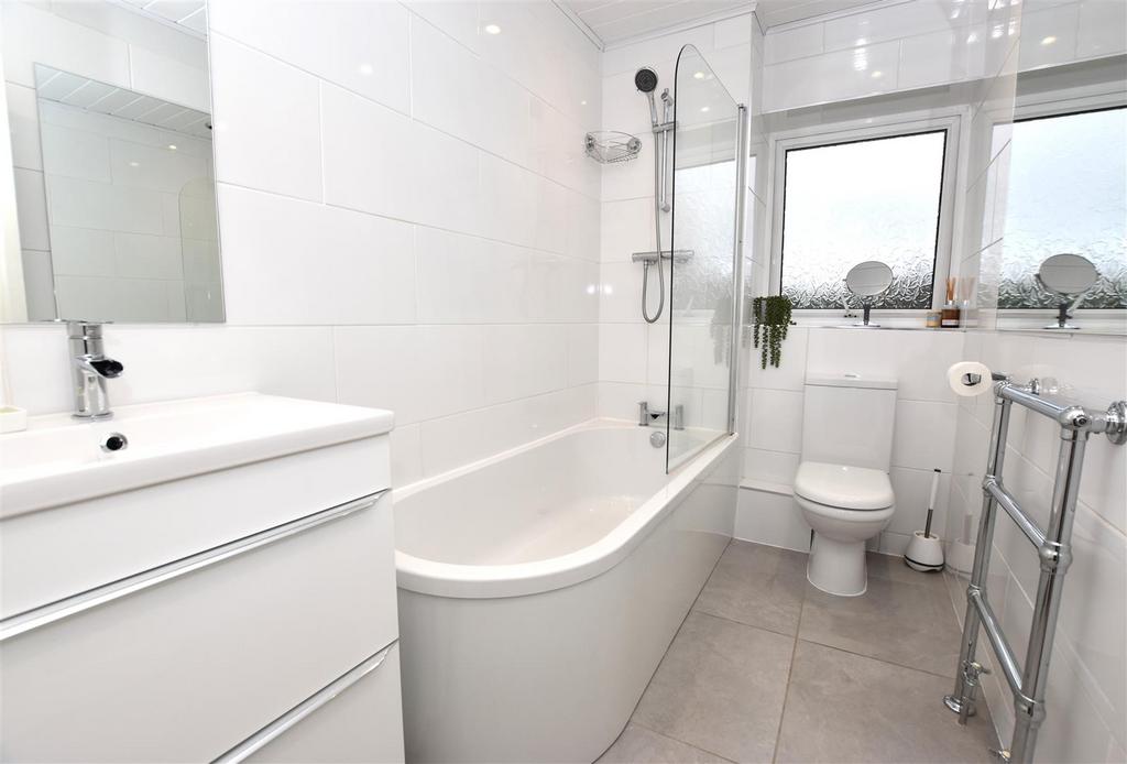 Bathroom.JPG
