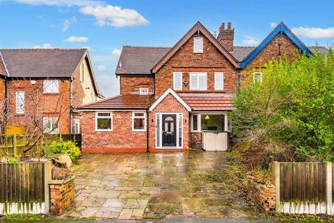 4 bedroom semi-detached house for sale, Clarendon Crescent, Sale