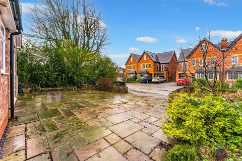 4 bedroom semi-detached house for sale, Clarendon Crescent, Sale