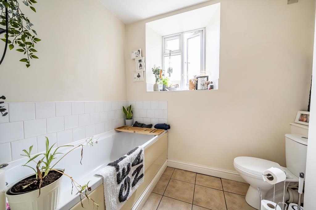 Flat 1 - Bathroom