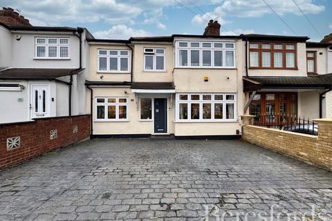 3 bedroom end of terrace house for sale, Laburnum Avenue, Hornchurch, RM12