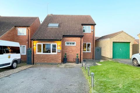 4 bedroom detached house for sale, Kelburn Close, East Hunsbury, Northampton, NN4 0RA