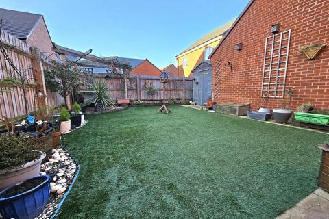 3 bedroom detached house for sale, Estcourt Close, Gloucester