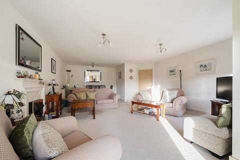 2 bedroom flat for sale, Kithurst Lane, Storrington, West Sussex, RH20