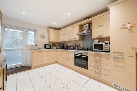 2 bedroom flat for sale, Kithurst Lane, Storrington, West Sussex, RH20