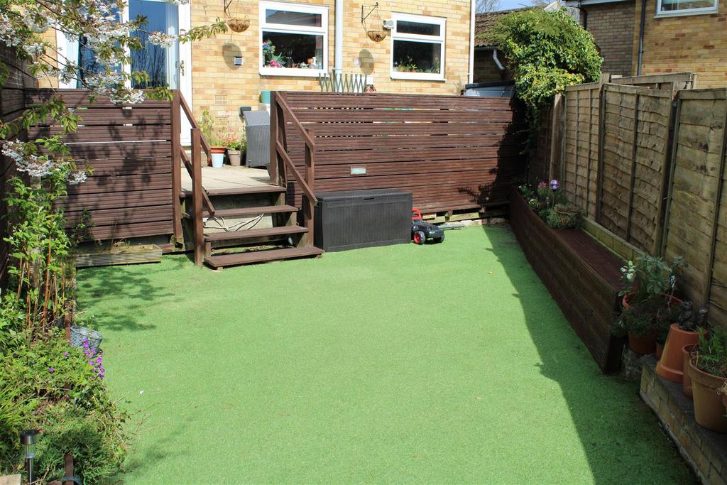 25 Roundhill Garden 2.JPG