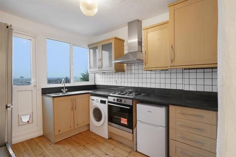 2 bedroom flat to rent, Roxborough Park, Harrow On The Hill HA1