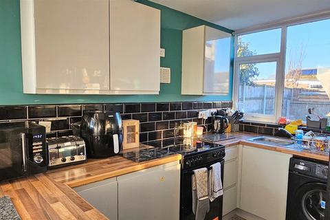 3 bedroom semi-detached house for sale, Bradwell Avenue, Bradwell, Great Yarmouth