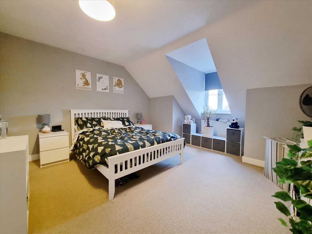 Bedroom 1: