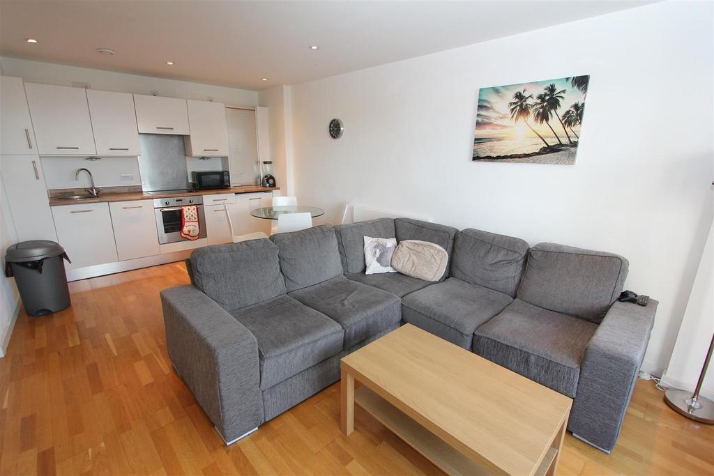 Living Room3.JPG