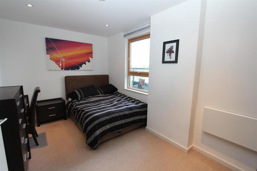Bedroom2-2.JPG