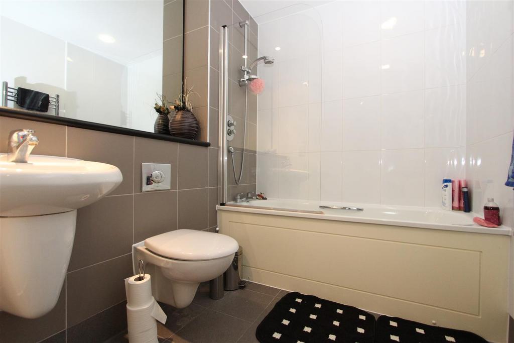 Bathroom.JPG