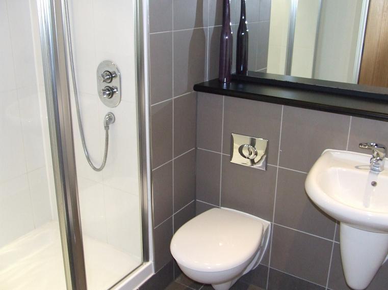 Ensuite.JPG