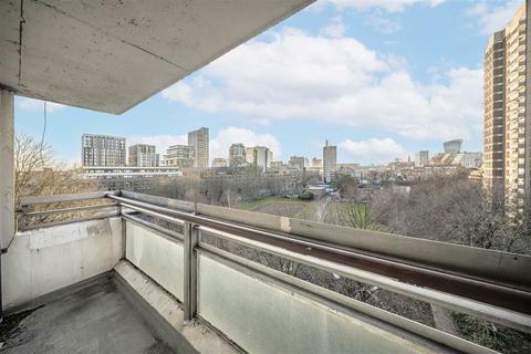 2 bedroom flat for sale, Swedenborg Gardens, London E1