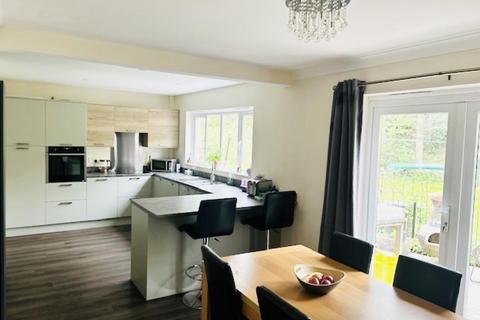 4 bedroom detached house for sale, Fleet Street, Scissett, Huddersfield HD8 9JJ