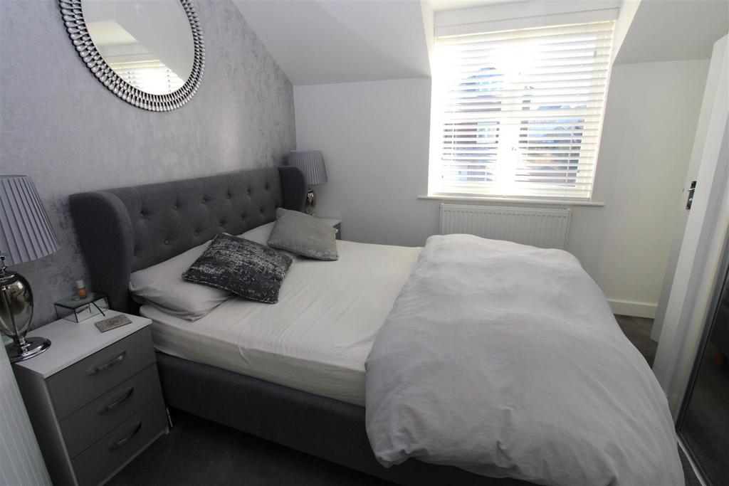 Bedroom 1.JPG